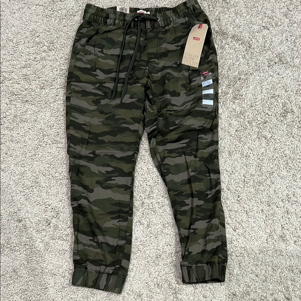 Levi’s joggers